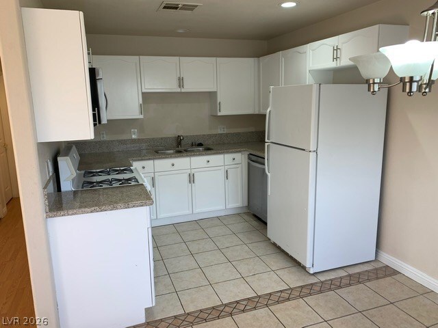 Building Photo - 424 Pine Haven St