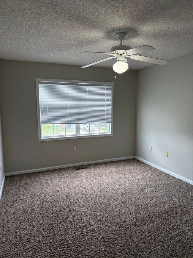 Building Photo - 160 N Spring View Dr