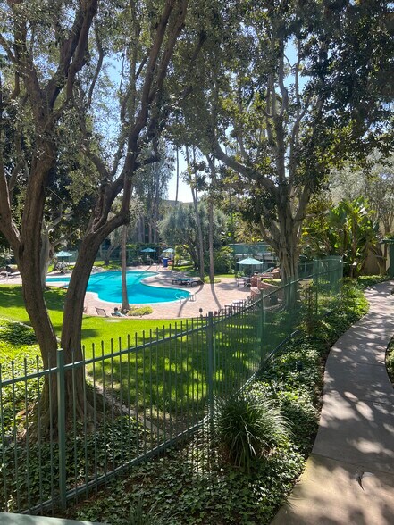 Building Photo - 564 N Bellflower Blvd