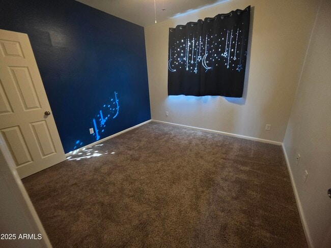 Building Photo - 9 S 195th Ln