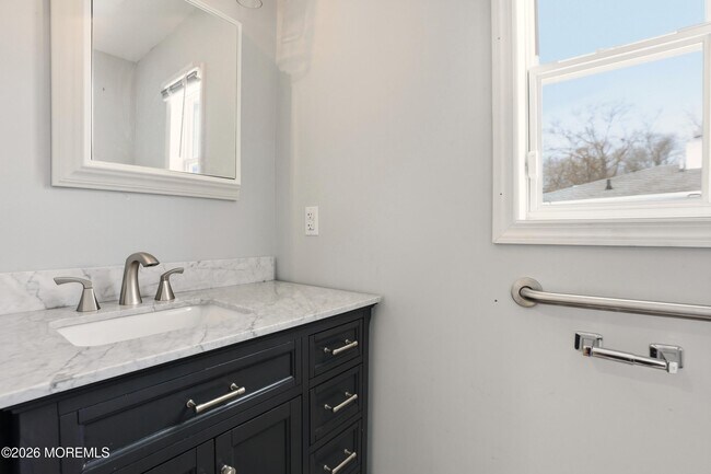 Building Photo - 1057 Savannah St