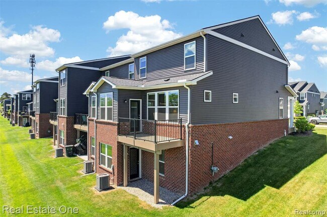 Building Photo - 4799 Broomfield Wy