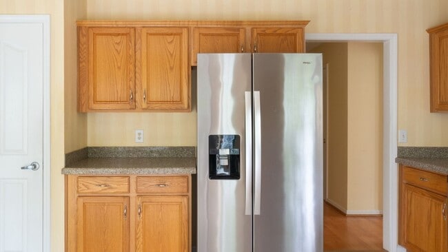 Building Photo - 3BR 2.5BA Cul-de-sac House with Loft in To...