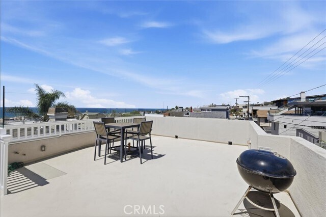 Building Photo - 1738 Manhattan Ave