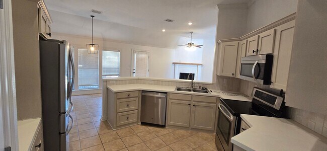Building Photo - 1004 Creole Dr