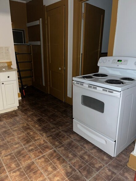 Building Photo - 154 Austin St