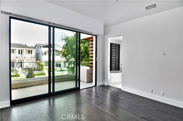 Building Photo - 621 Narcissus Ave