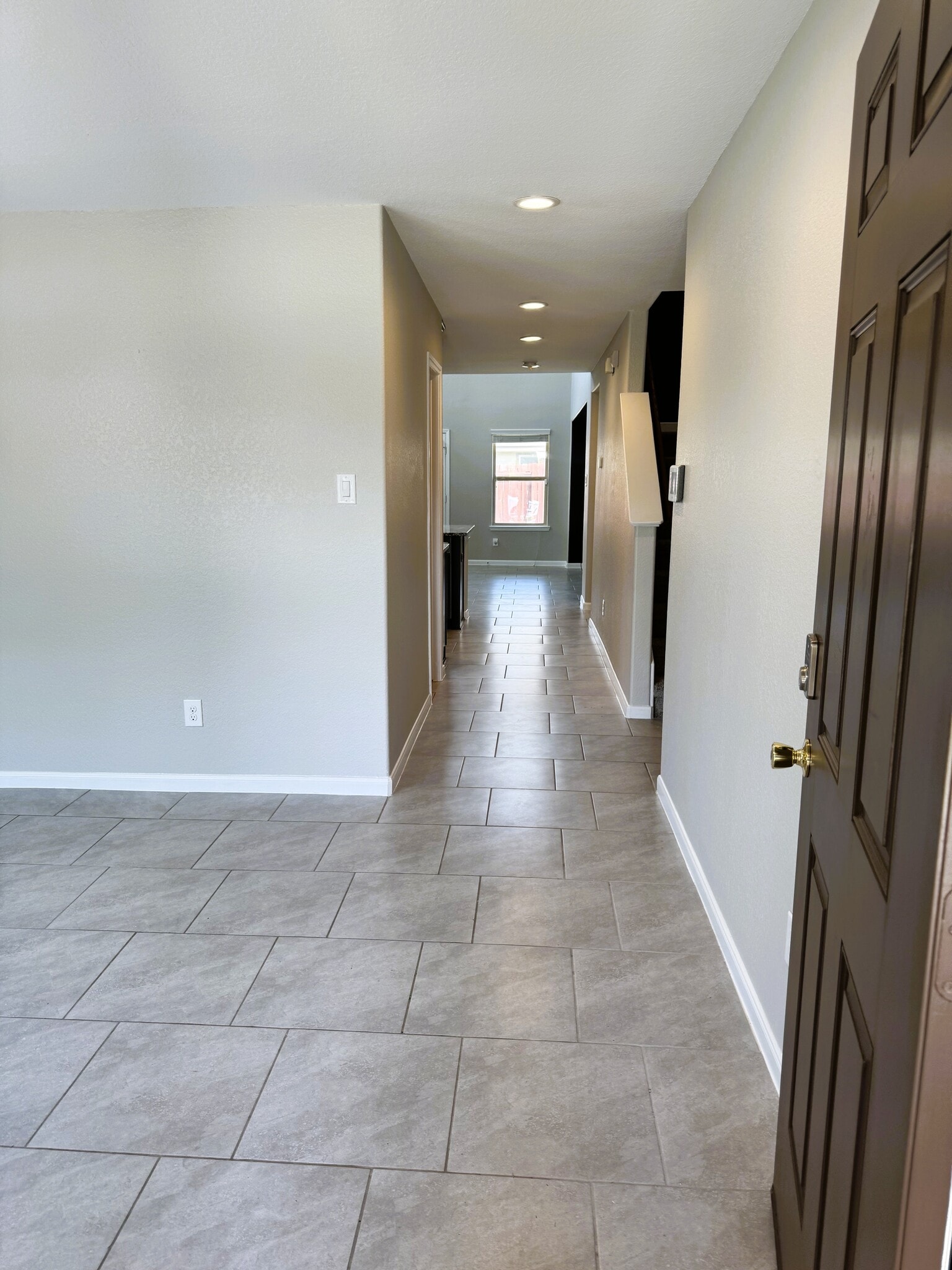 Building Photo - 615 Calm Ct