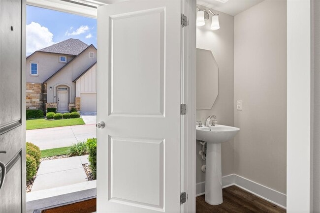 Building Photo - 13501 Metric Blvd