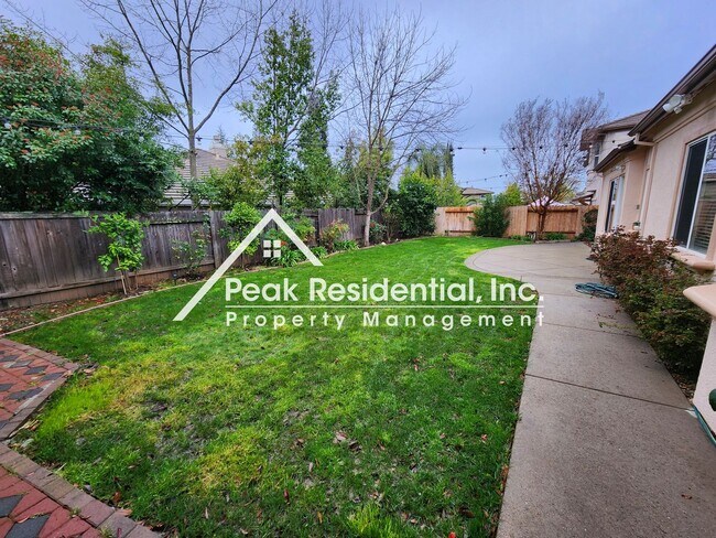 Building Photo - Spacious Folsom 4bd/3ba Home With 3 Car Garage!