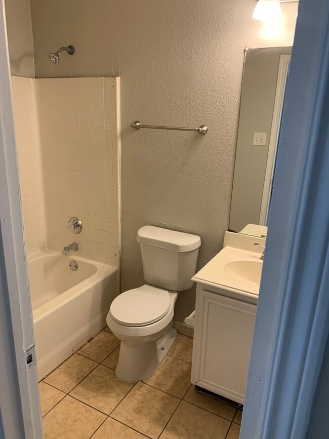 Building Photo - 4427 Las Haciendas Dr