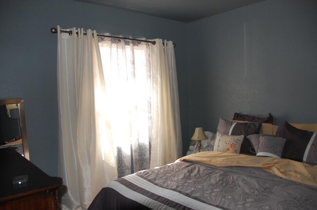 Bedroom - 411 W 19th St