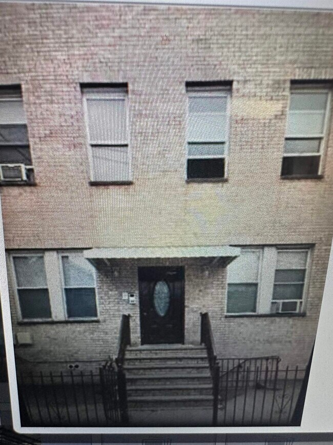 Building Photo - 181 South St