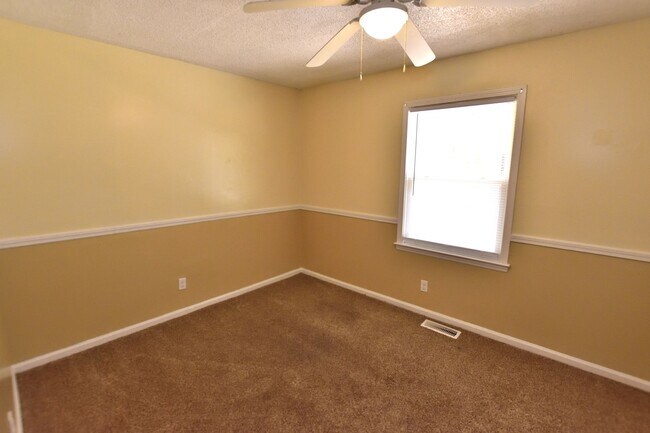 Building Photo - 1581 Charter Dr