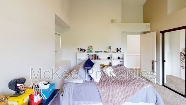 Building Photo - 1120 Acebo Corte