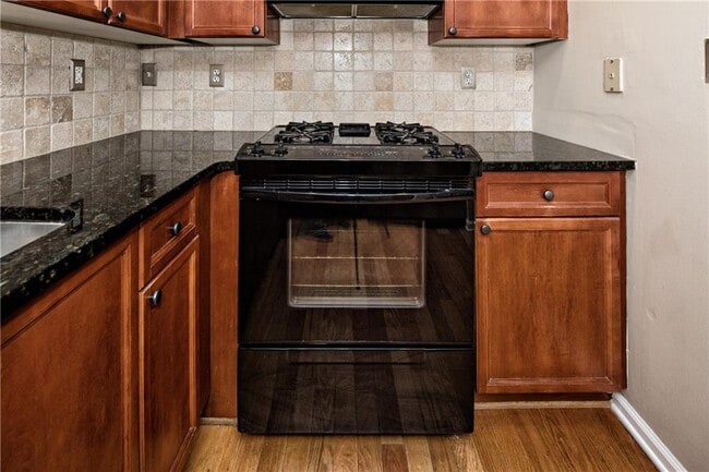 Building Photo - 4248 River Green Dr NW