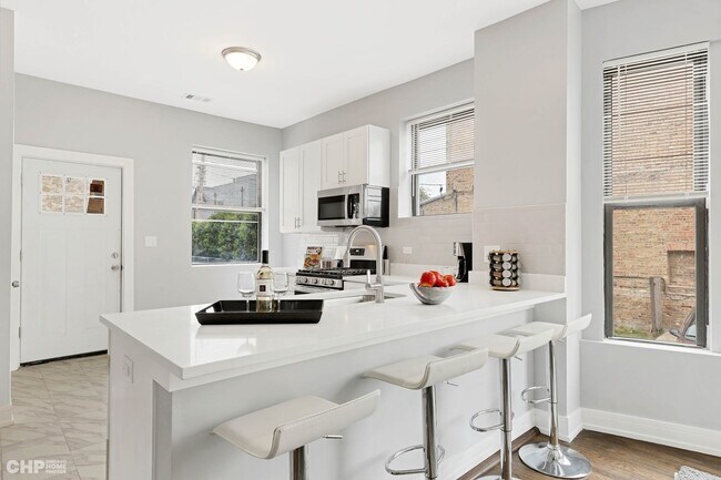 Building Photo - 416 E 44th St