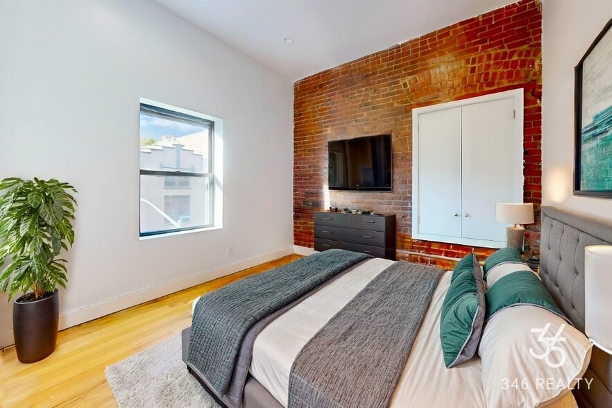 Building Photo - West 127th Street