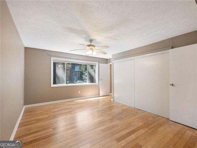 Building Photo - 115 Biscayne Dr NW