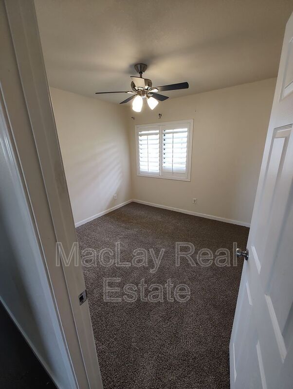 Building Photo - 17202 N 37th St