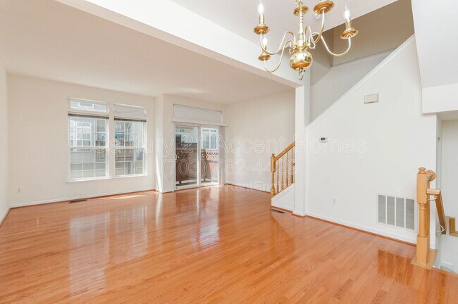 Building Photo - 1030 Harrison Cir