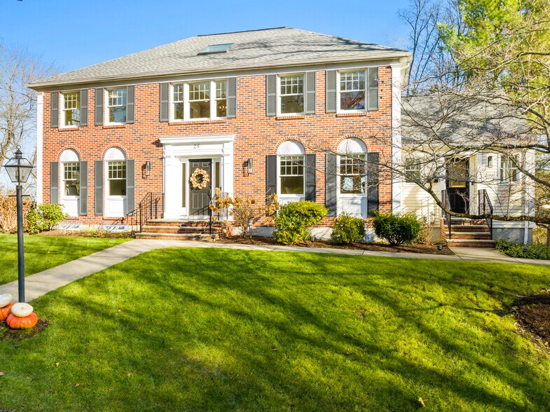 Building Photo - 25 Falmouth Rd