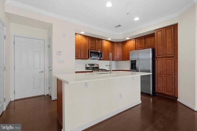 Building Photo - 21552 Romans Dr