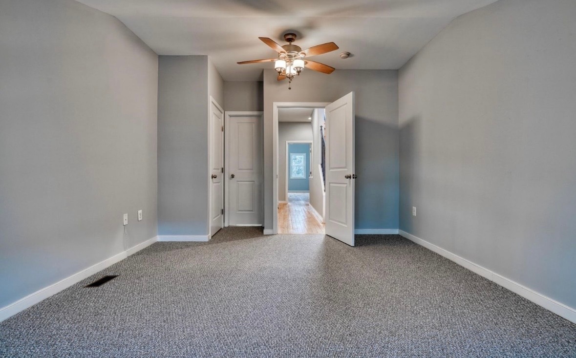 Room 4 - 214 S Regester St