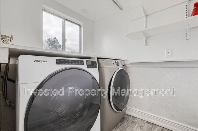 Building Photo - 5012 S Field Ct