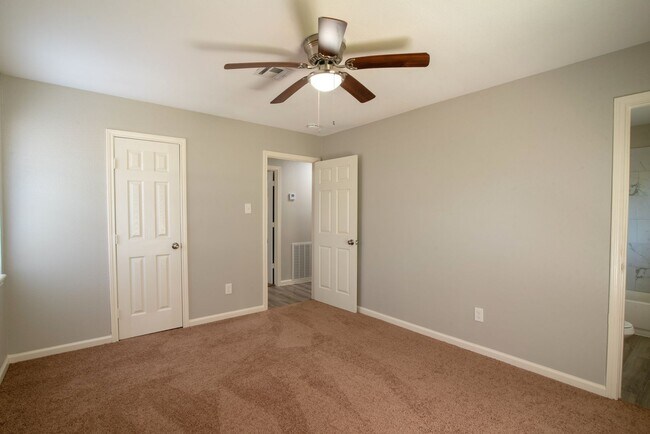 Building Photo - 9407 Irby St