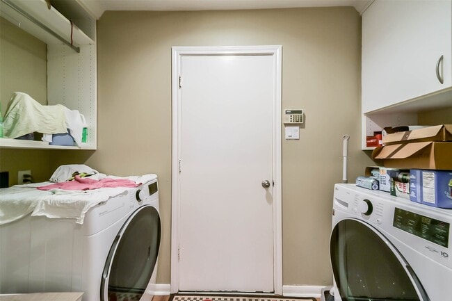 Building Photo - 9926 Elm Meadow Trail