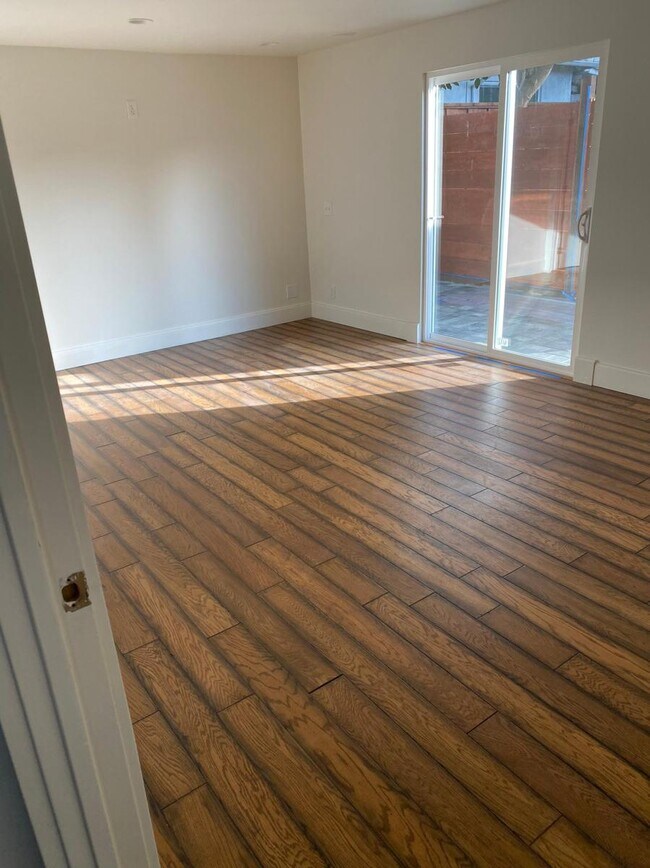 Bedroom - 321 N Delaware St