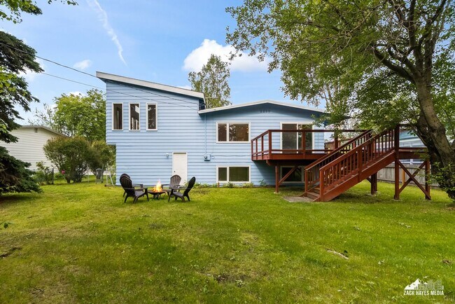 Building Photo - 4071 MacInnes Street