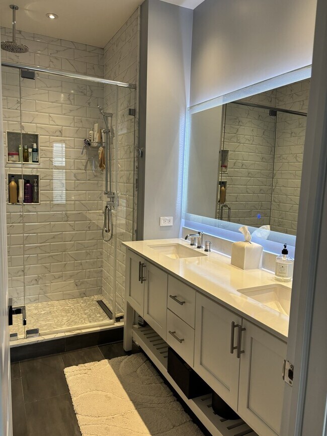 Building Photo - 854 N Ogden Ave