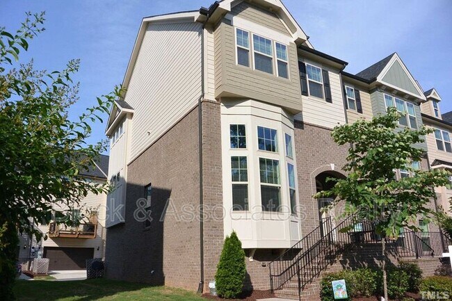 Primary Photo - 426 Sawcut Ln