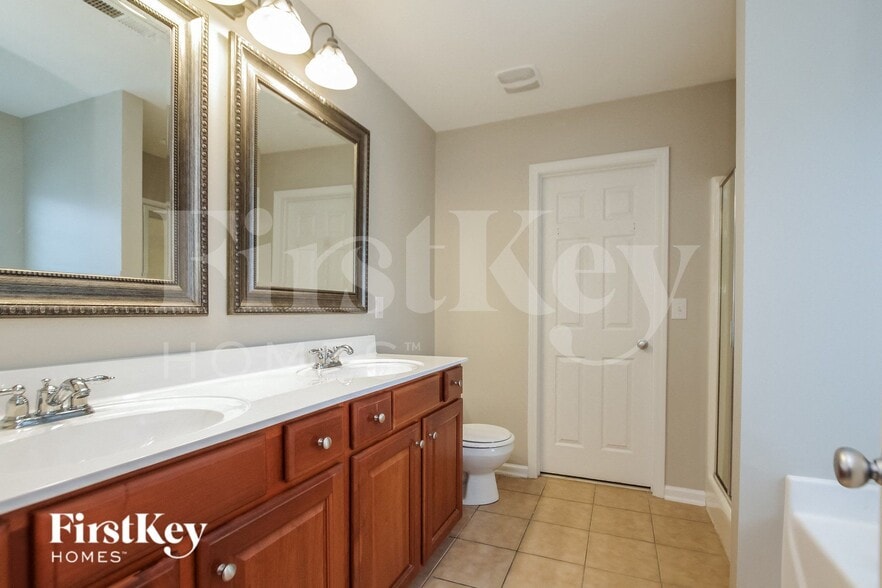 Building Photo - 4505 Lawrence Daniel Dr