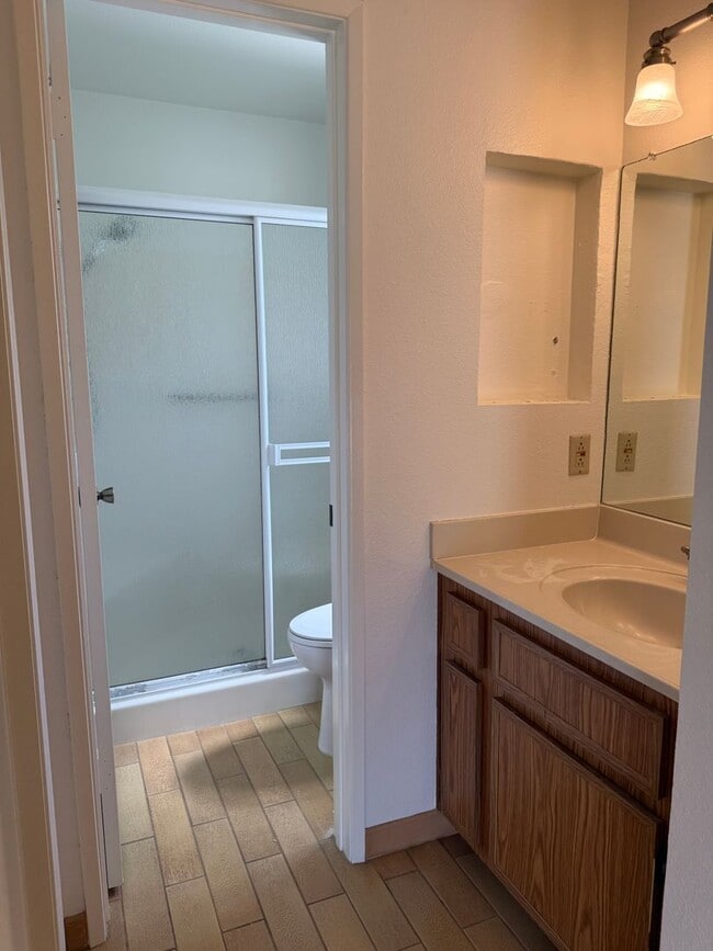 Building Photo - Charming 2-Bed, 2-Bath Duplex with Gardener's Backyard!