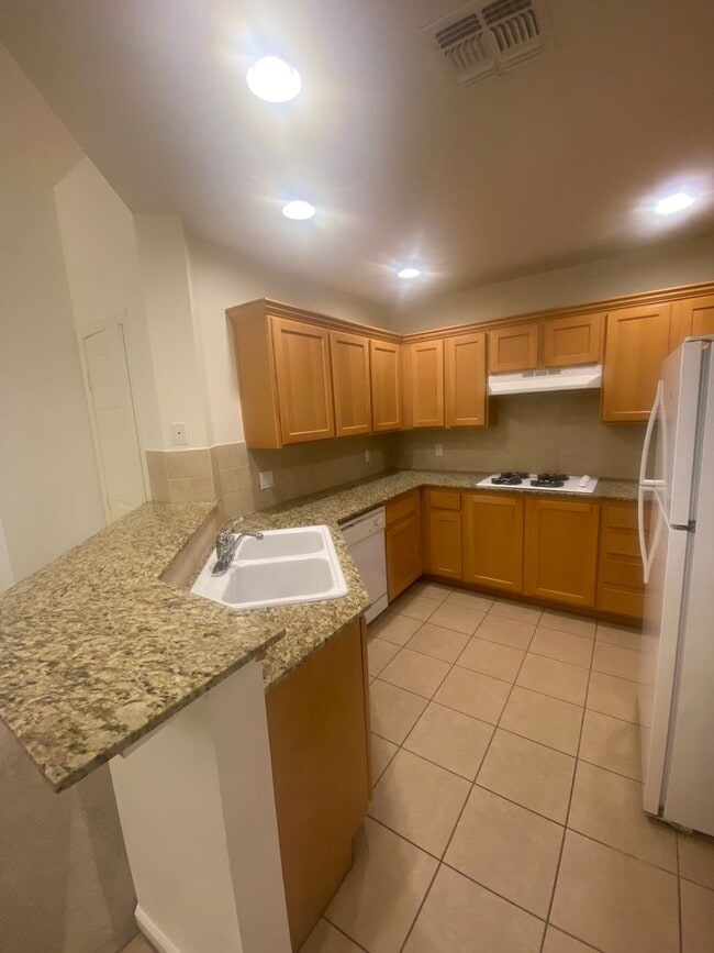 Primary Photo - Stunning Top Floor View Condo at Park Avenue!