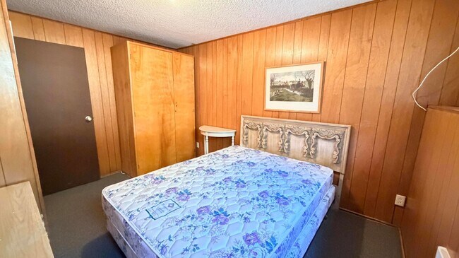 Building Photo - 52111 Acorn Ln
