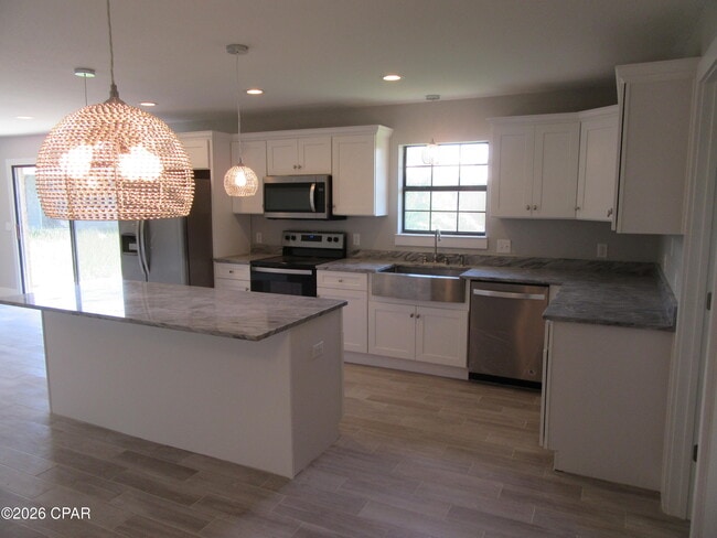 Building Photo - 2708 Amelia Ave