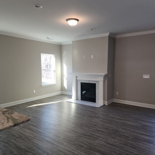 Building Photo - NEW HOUSE For Rent in High Point!