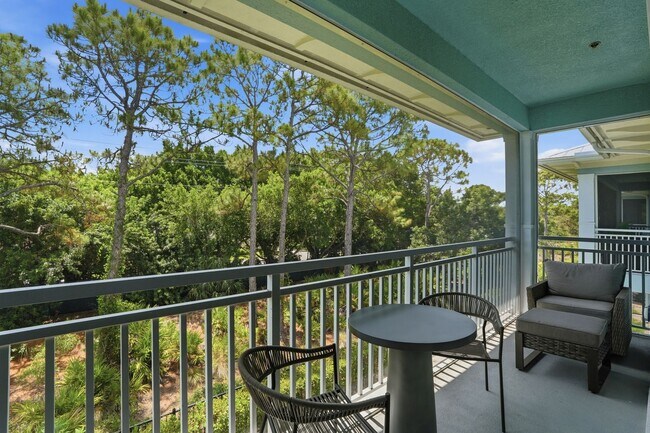 Building Photo - Fully Furnished 3 Bedroom, 3.5 Bath Townhome