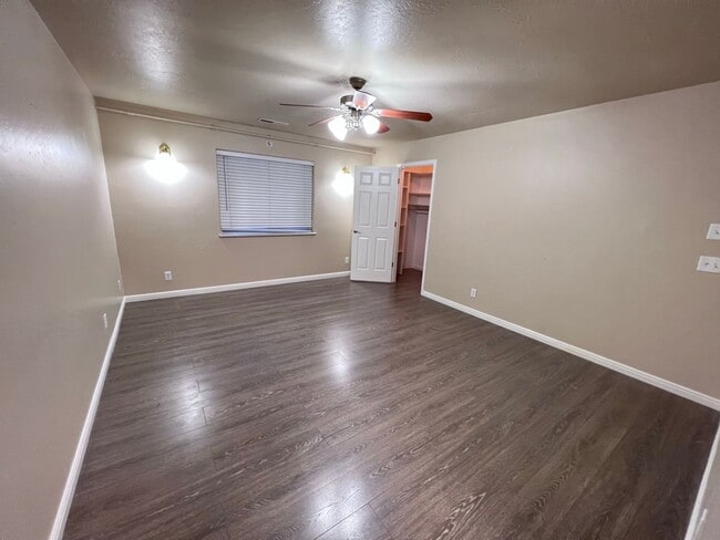 Building Photo - N201 One Bedroom Apartment UTILITIES INCLUDED - Gemstone Properties