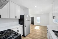 Building Photo - Newly Remodeled 1 Bedroom / 1 Bath with IN-UNIT Laundry in the Heart of Hollywood!