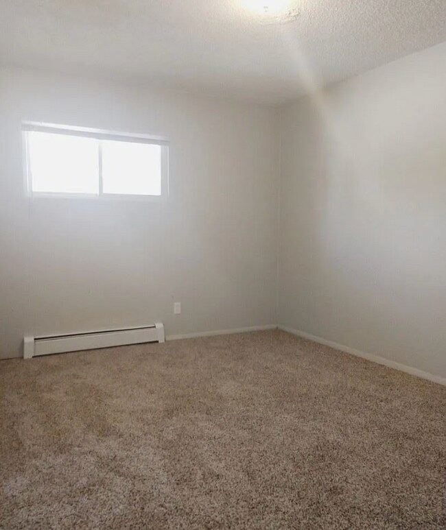 Building Photo - Freshly Updated 2 bedroom in Greeley - Som...