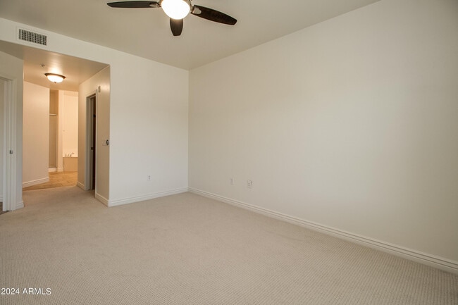 Building Photo - 5450 E Deer Valley Dr