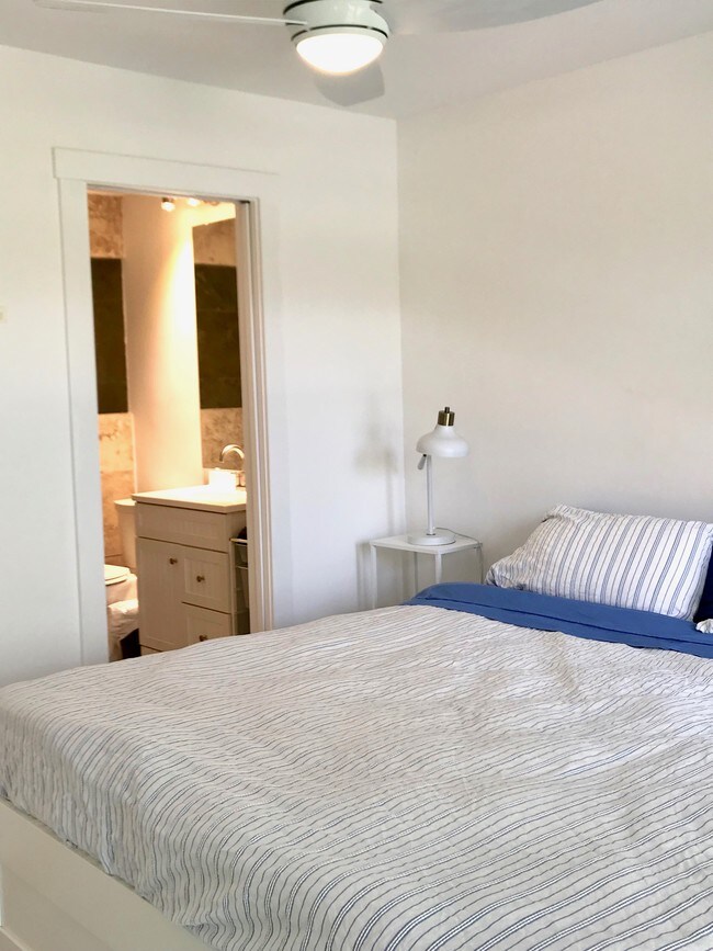 Building Photo - 1319 Alpine Ave