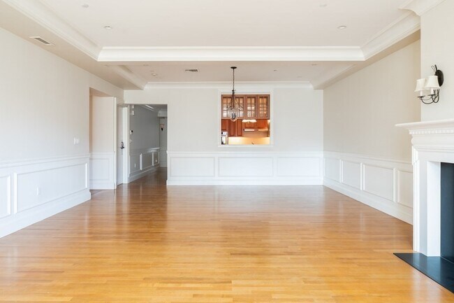Building Photo - 15 Marlborough St