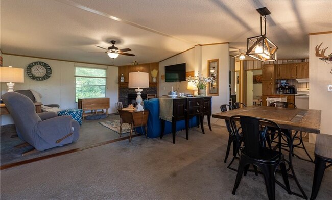 Living room - 511 Leon Coffey Rd