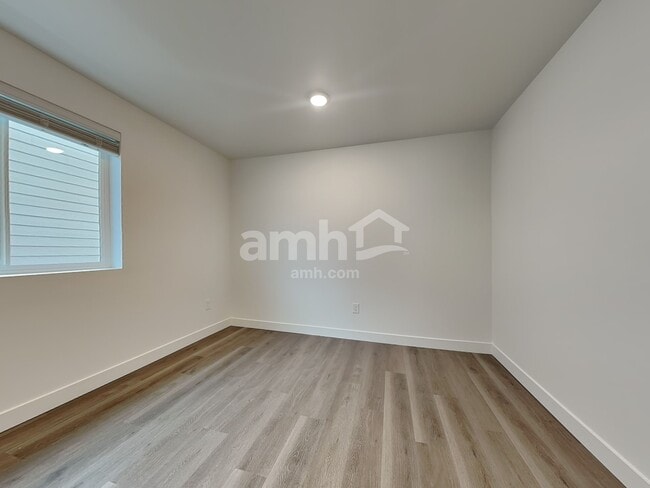 Building Photo - 8007 Katriel Ct SW